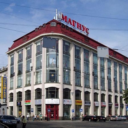 Mini Smart Apartments On Viacheslava Chornovola Avenue 21-1 リヴィウ エクステリア 写真