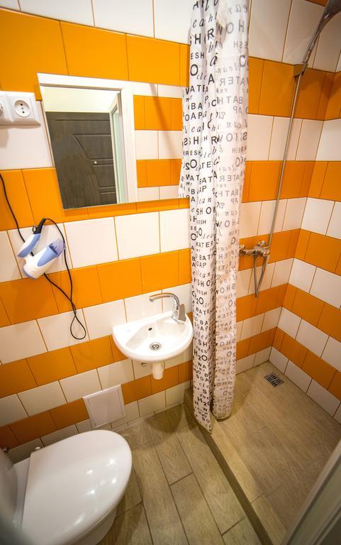 Mini Smart Apartments On Viacheslava Chornovola Avenue 21-1 リヴィウ エクステリア 写真